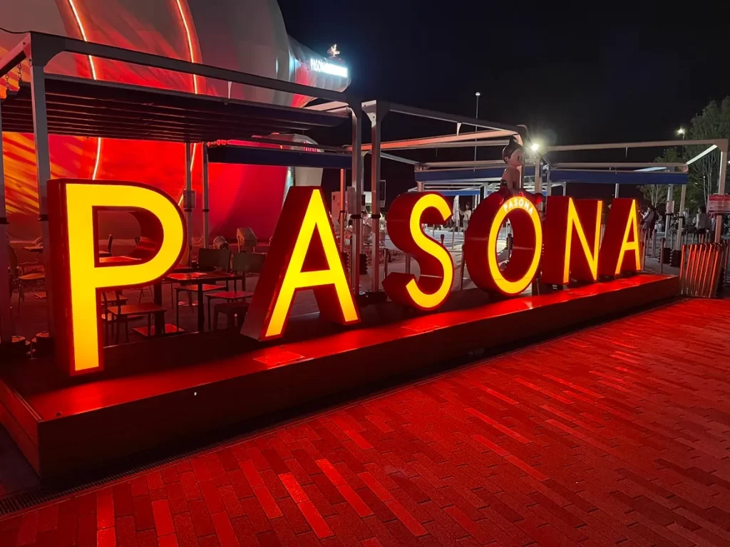 モニュメント文字の設置写真