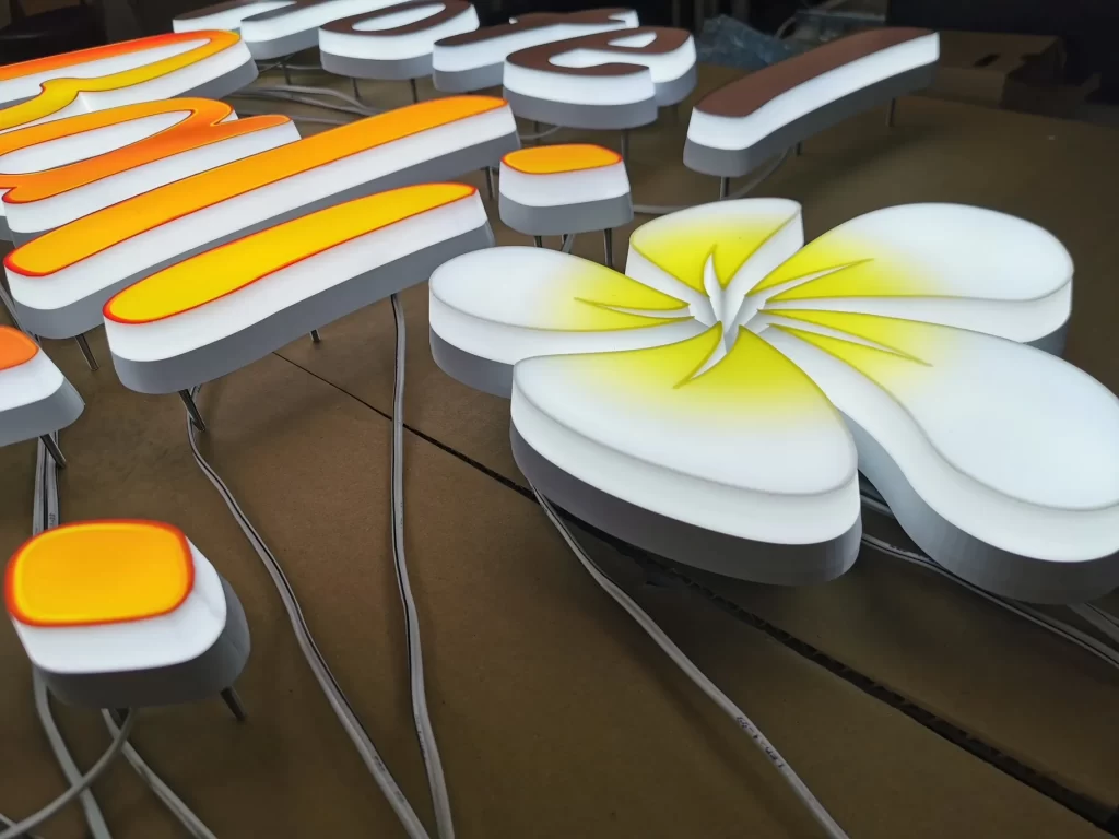 ホテル看板デザインの成功の秘訣とは?お客様の心を掴むおしゃれなサイン